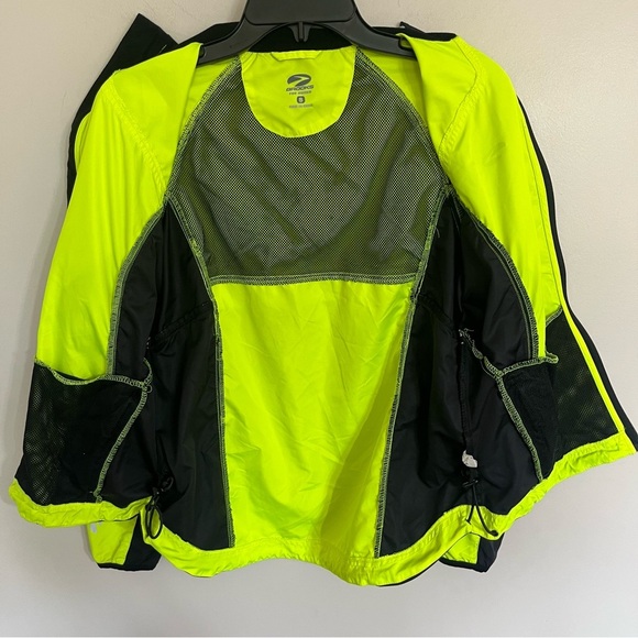 Women’s Brooks Lightweight Running Jacket Windbreaker Yellow Black Size Small - Picture 14 of 16